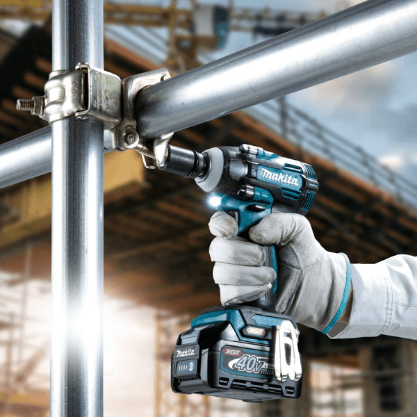 Makita TW005GZ 40V Cordless Impact Wrench (1/2 Makita TW005GZ 40V Cordless Impact Wrench (1/2